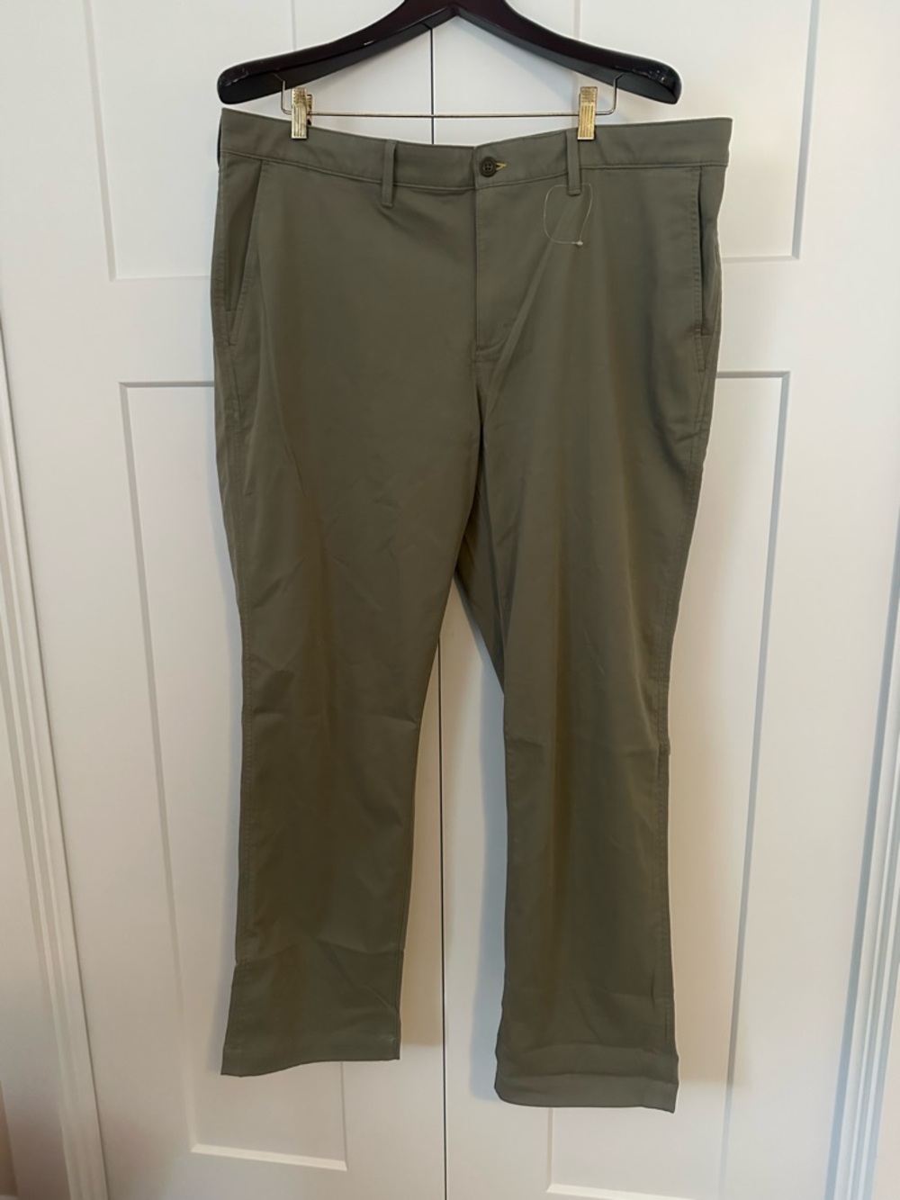 Men’s LL Bean Comfort Chinos in Classic Sage NWT 42x34